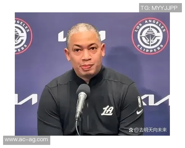 卢指导赞比尔对抗训练表现出色移动能力令人印象深刻